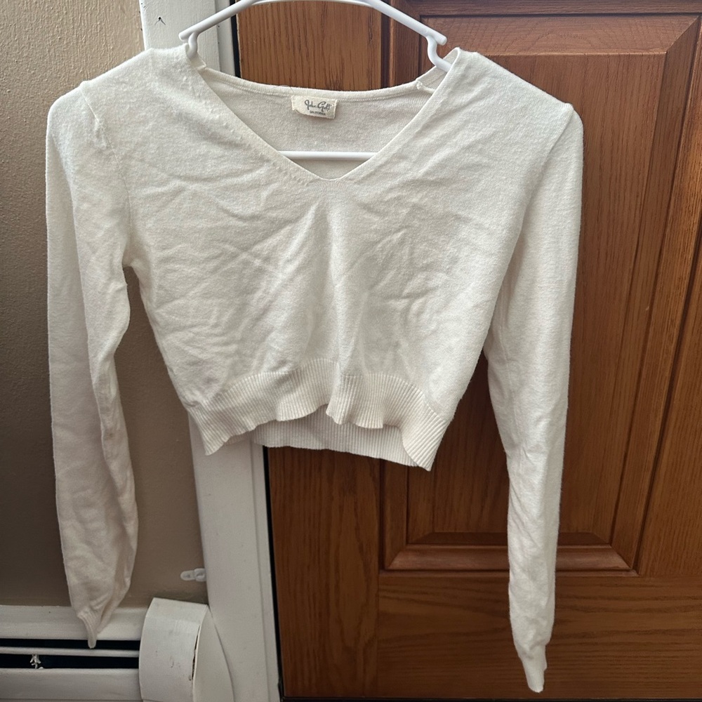 Long sleeve white light weight Brandy melville cropped sweater